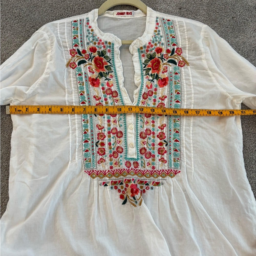 Johnny Was White and Red Blouse with Elegant Design - Picture 5 of 7